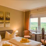 Wilhelmsburg Szálloda 3*