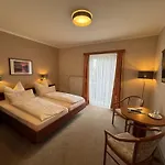 Wilhelmsburg Hotel 3*