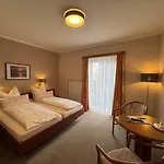 Wilhelmsburg Hotel 3*