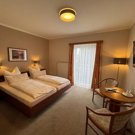 Wilhelmsburg Szálloda 3*