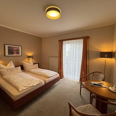 Wilhelmsburg Hotel 3*