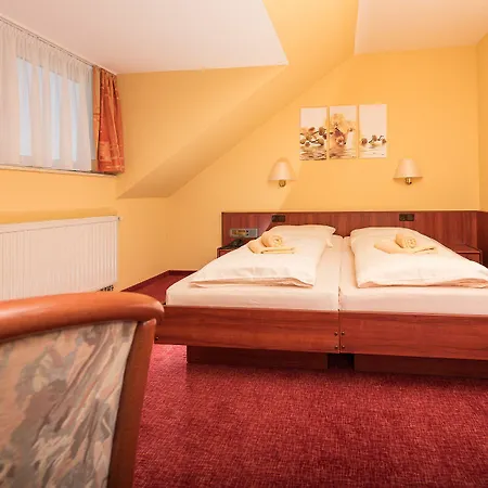 Hotell Wilhelmsburg 3*
